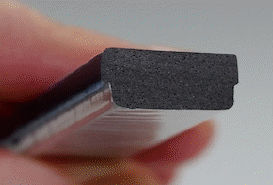 Pružný distanční rámeček ze silikonové pěny